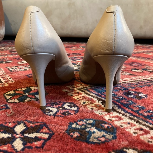 Banana Republic Madison 12 Hour Pump - Picture 7 of 8